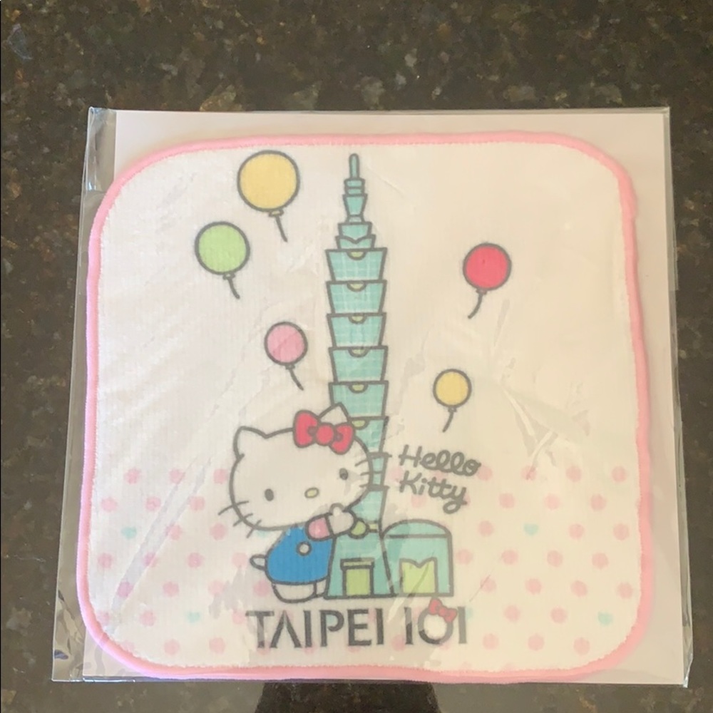 Hello Kitty Taipei 101 Washcloth